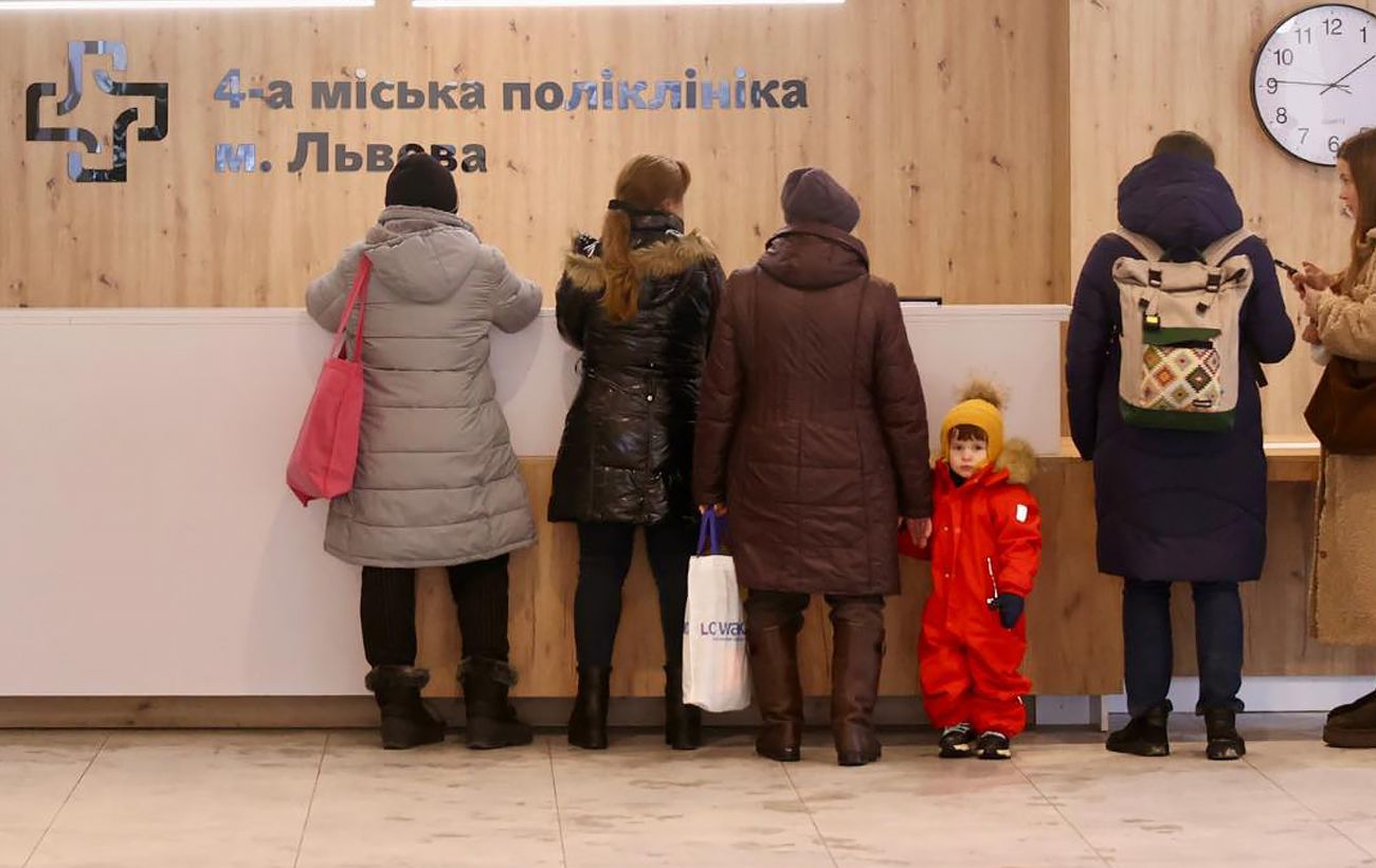 Лікарі прийматимуть навіть у неділю: як по-новому запрацюють поліклініки Львова
