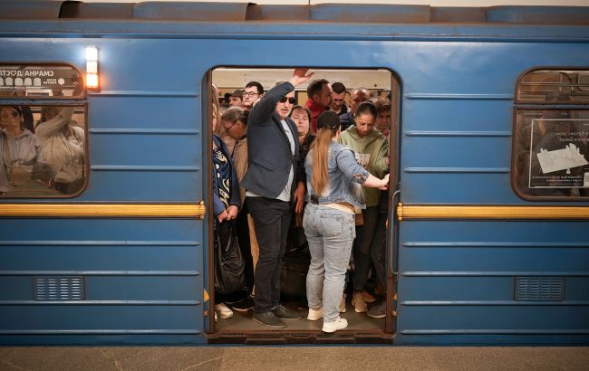 Київське метро змінило роботу "зеленої" гілки: що важливо знати пасажирам