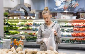 Ціни на продукти зростають повільніше: що подорожчало найбільше в травні