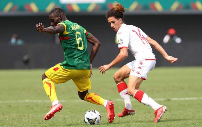 На Кубке Африки произошел скандал. Судья дважды досрочно закончил матч Тунис-Мали