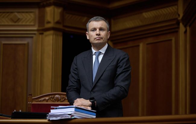 "Далі тягнути уже немає куди": Марченко закликав Раду підтримати податок на посилки