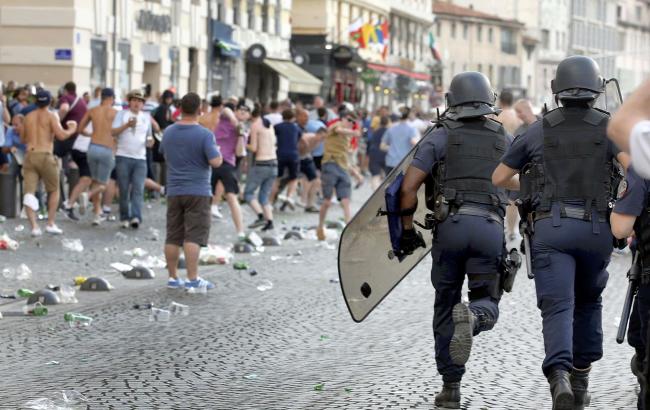 Під час сутичок футбольних фанатів на Євро-2016 постраждали 5 осіб