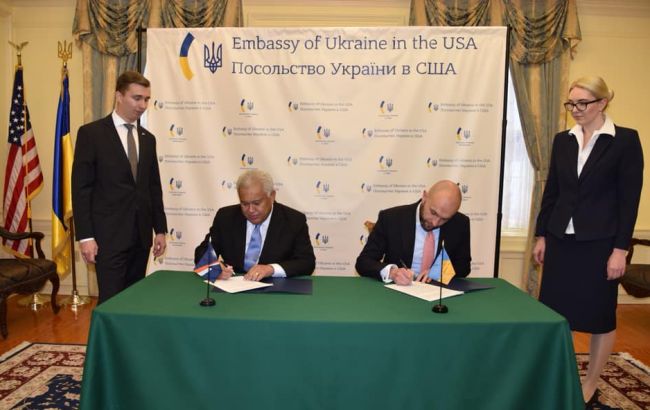 Украина и Маршалловы острова подписали соглашение о безвизе