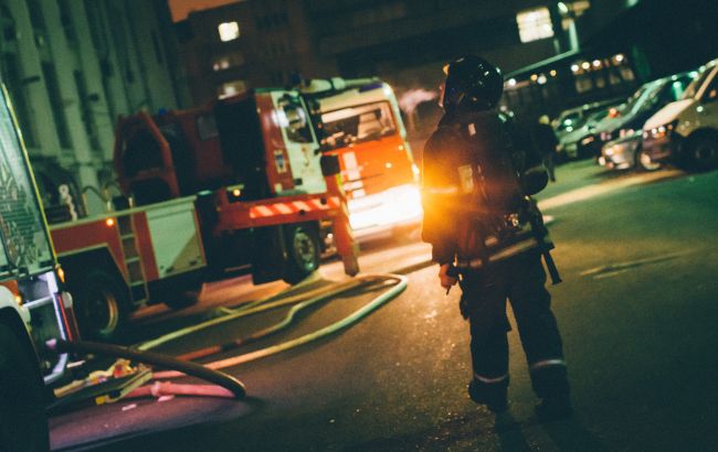 Проводиться евакуація населення: у РФ палахкотить і детонує збройовий арсенал