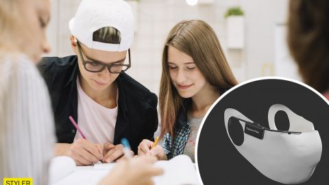 Українські школярі розробили маску, яка виявляє симптоми COVID-19