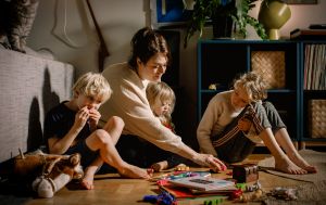 Помощь семьям в Киеве: кому и при каких условиях выплатят 7 500 гривен на ребенка