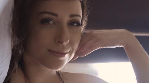 "Хто я для тебе?" Тоня Матвиенко сменила имидж и выпустила чувственный клип