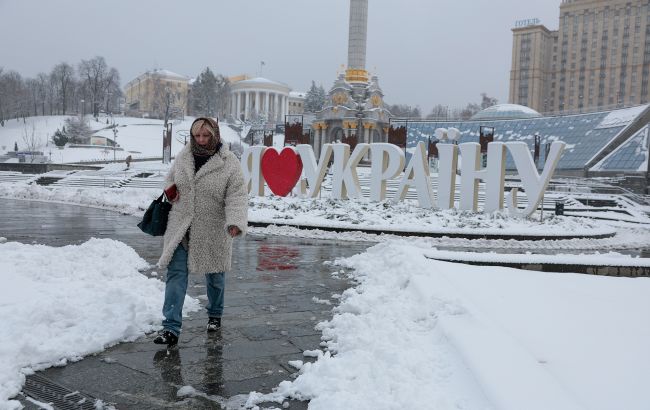 Завтра в Україні очікуються сніг та дощі, але не всюди: синоптики назвали регіони