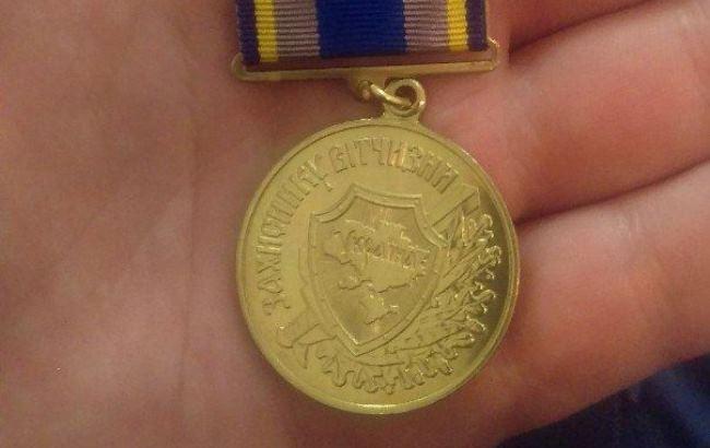 В Киеве ищут владельца медали "Защитнику отечества"