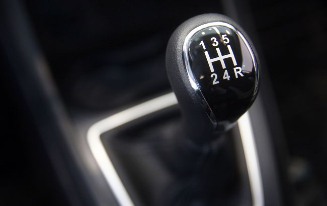 Чи варто купувати машину з механічною коробкою передач: за і проти