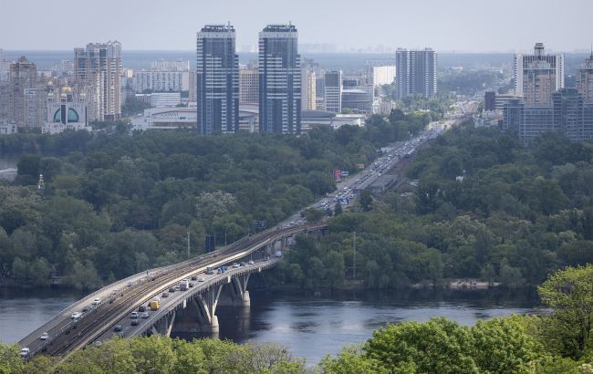 Не тільки метро: правий і лівий береги Києва сполучає 21 наземний маршрут (список)