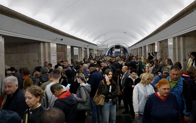 Чи доведеться платити за вхід у метро Києва під час жовтої тривоги: відповідь метрополітену