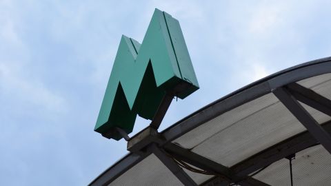 В Киеве одну из станций метро закрыли на вход и выход для пассажиров: в чем причина