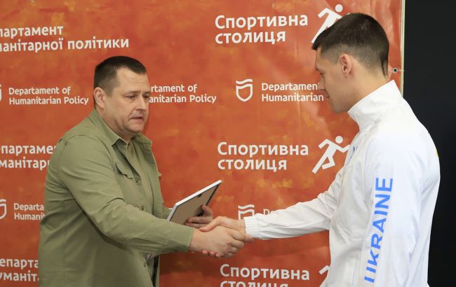 Филатов вручил днепровским спортсменам и их тренерам сертификаты на почти 1,5 млн гривен