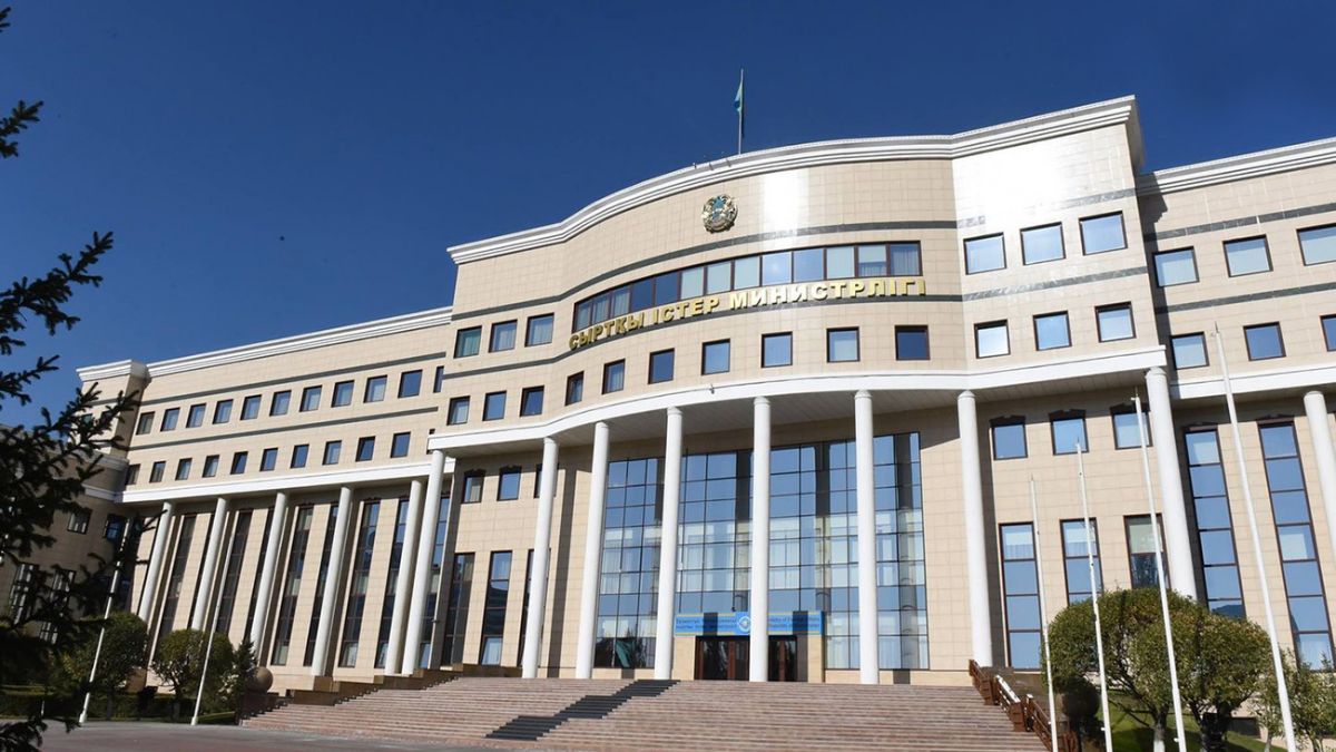 Посольство Казахстану в Україні вивезло частину ...