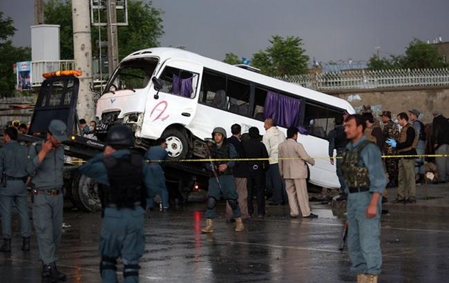 У Кабулі підірвали мікроавтобус: загинули 14 держслужбовців
