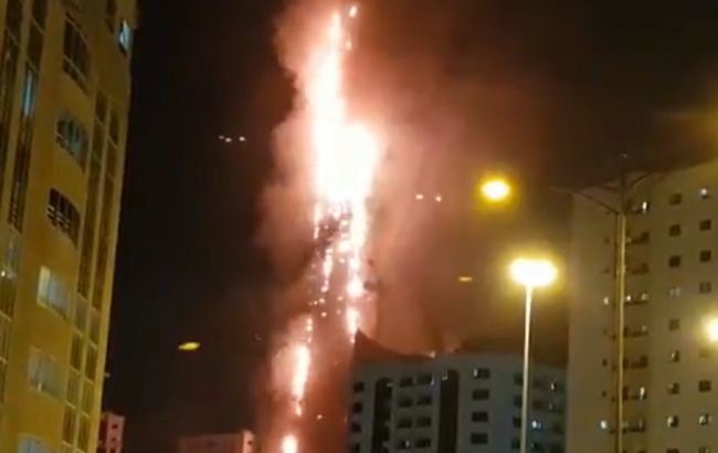 В результаті пожежі в хмарочосі в ОАЕ постраждали щонайменше семеро людей