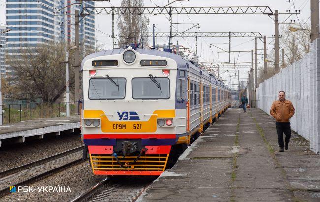 В Киеве задерживается движение кольцевой электрички: в чем причина