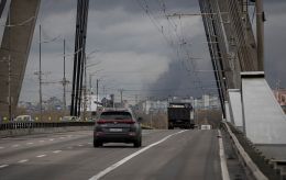 У Києві змінили правила руху мостами під час тривоги