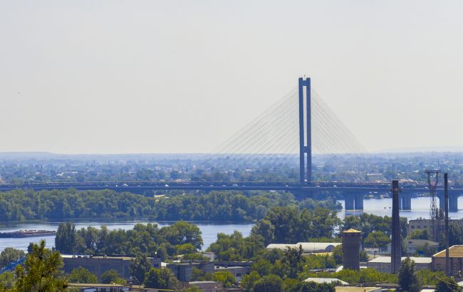 Рух біля Південного мосту Києва обмежили на кілька днів: де ймовірні затори