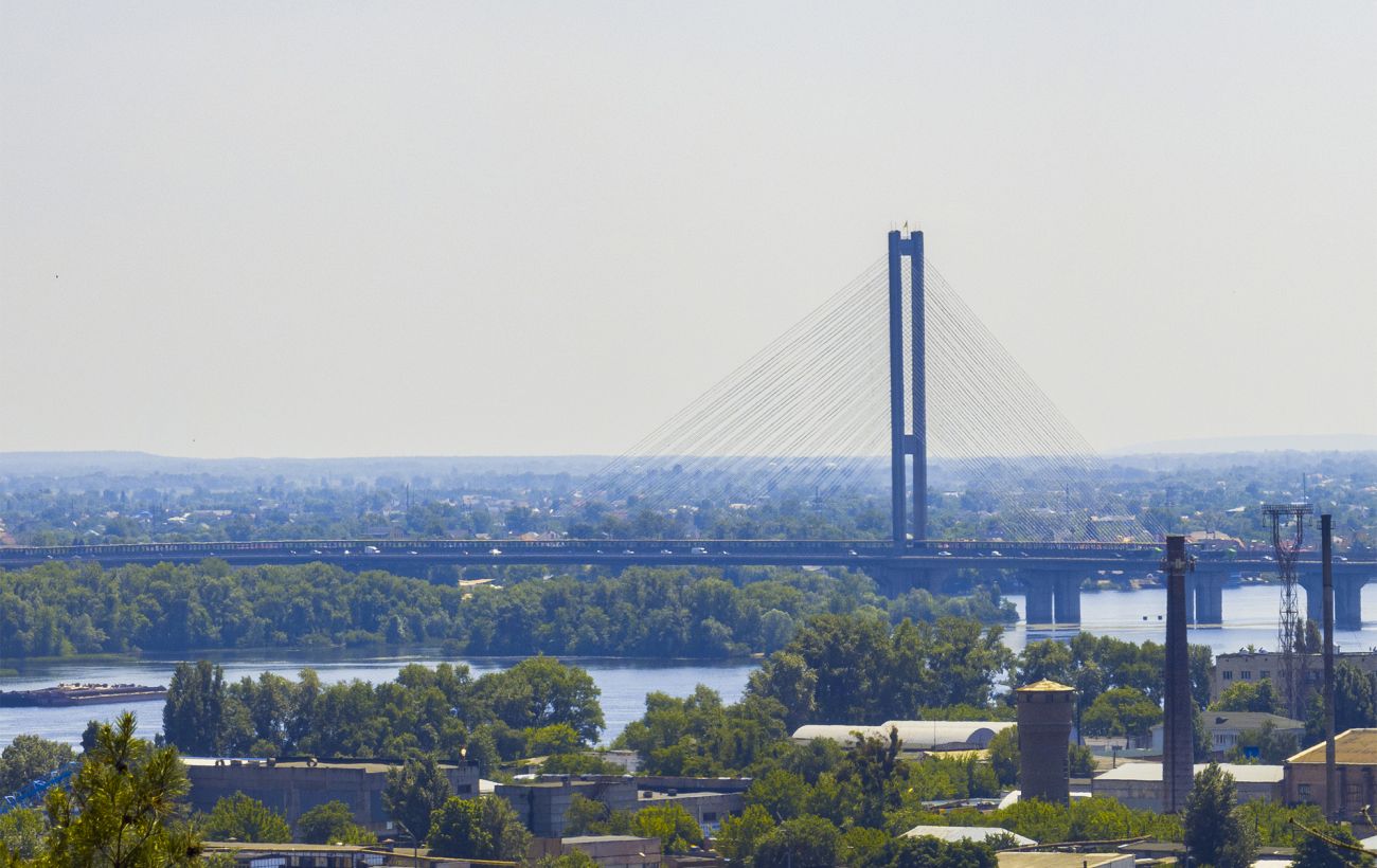 У Києві на кілька днів обмежують рух Південним мостом: де не проїхати (схема)