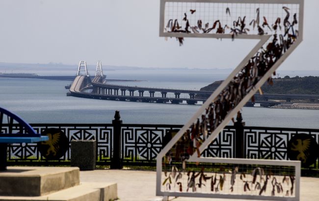 У Криму росіяни оголосили тривогу: вибухи чути у Севастополі