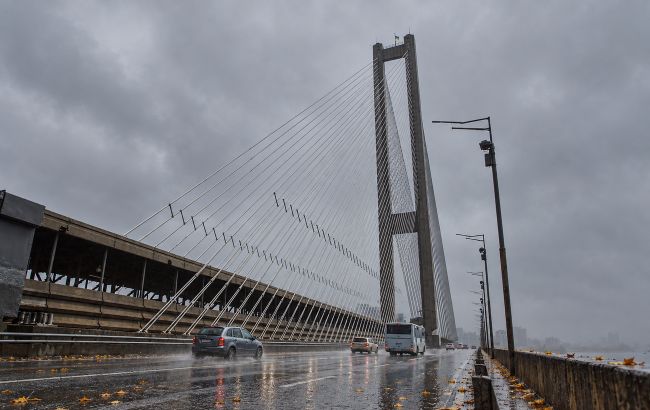 Південний міст Києва частково перекривають: що зміниться для водіїв і пасажирів