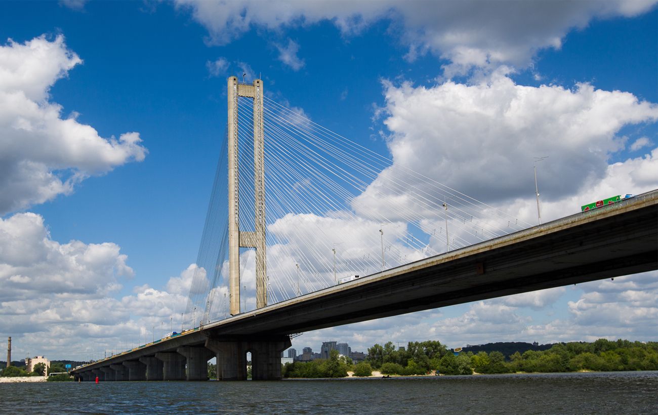 Південний міст Києва частково перекривають: що змінюється для водіїв і як надовго