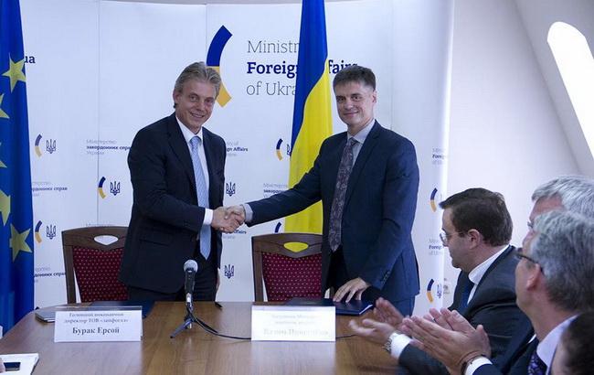 Оператор lifecell договорился с МИД о поддержке украинских туристов зарубежом
