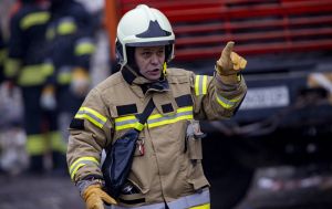 У Харкові пролунали вибухи через ворожі удари: сталися пожежі у будинках