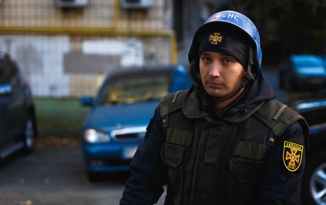 У Києві пролунала серія вибухів, працює ППО