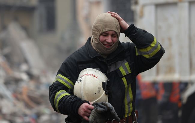 Уламок дрона "Шахед" влучив у житловий будинок в Одесі, виникла пожежа