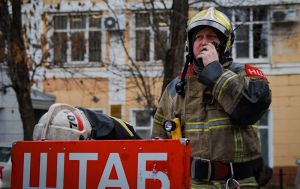 На одном из крупнейших нефтехимических заводов России произошел взрыв и пожар (видео)