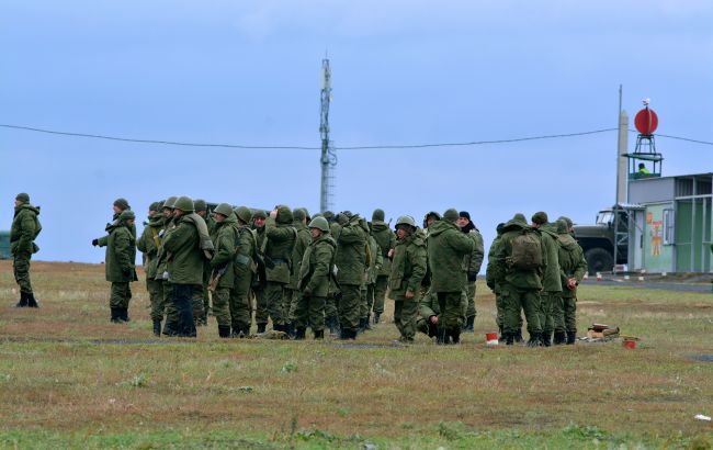 Разведка узнала о масштабной вспышке болезней среди российских мобилизованных в Беларуси