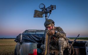 У Києві прогриміли вибухи, столицю атакує дрон