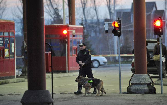 На кордоні України з Молдовою та Румунією призупинили пропускні операції: у чому причина