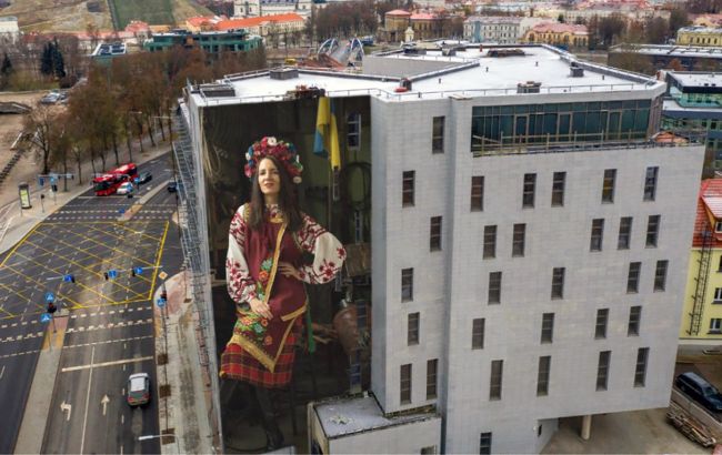 Має значення для РФ як інструмент впливу. У Литві знесуть "Дім Москви"