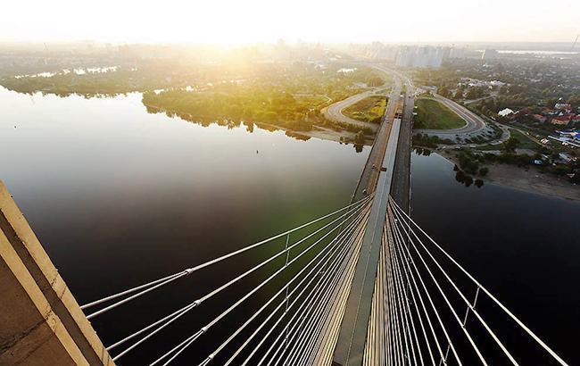 В Києві на Південному мосту обмежать рух транспорту