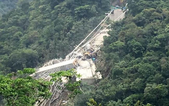 В Колумбии обрушился мост, 10 человек погибли