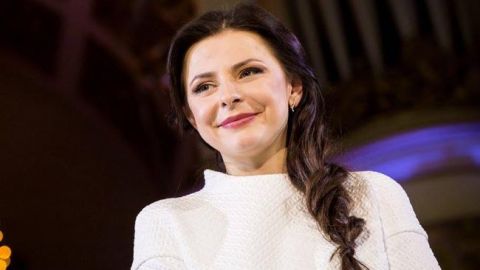 Победительница "Голоса страны" дала "безопасный концерт" (видео)