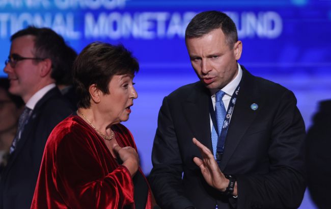 Чим Україні перекрити "дірку" у бюджеті і що може зірвати новий транш від МВФ