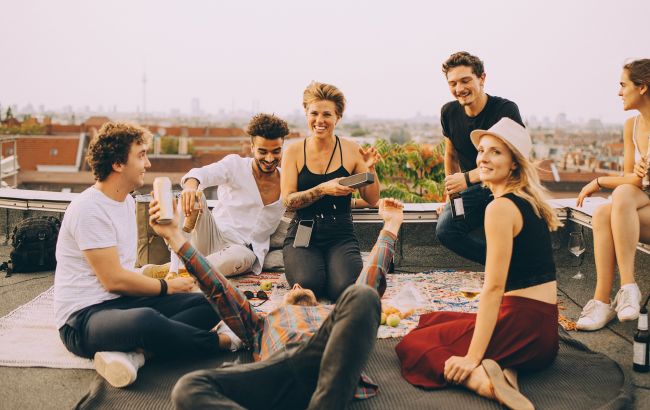 Шум, музика і "балаган" під вікнами будинків. Які штрафи загрожують занадто гучним українцям