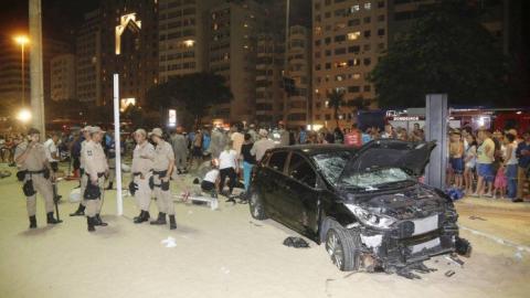 У Ріо-де-Жанейро автомобіль в'їхав у натовп, є постраждалі