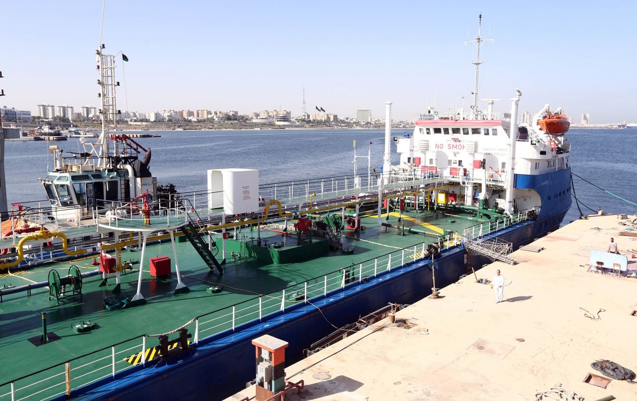 Ціни на нафту продовжили падіння: у Bloomberg назвали ключові причини