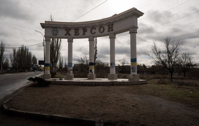 Оккупанты обстреляли Херсон, погиб человек