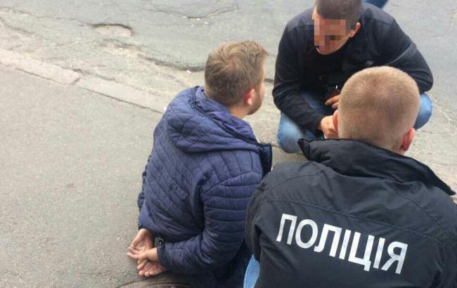 У Києві затримали екс-студента, який продавав наркотики в одному з київських вишів