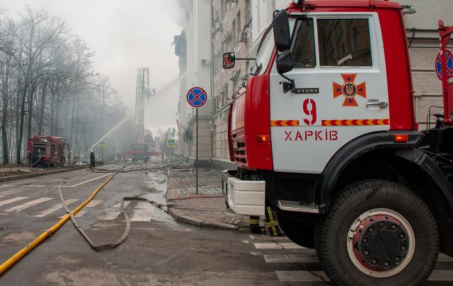 Киевский район Харькова подвергся ракетному удару. Вспыхнул пожар
