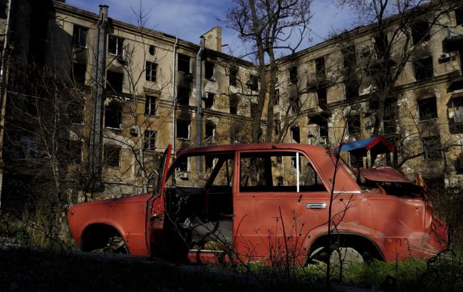 У Маріуполі партизани підірвали авто з російським офіцером (фото)