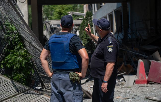 Росіяни вдарили по центру Харкова, одну будівлю зруйновано, - мер