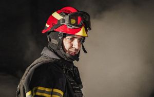 Київ під масованим ударом дронів: у місті палають багатоповерхівки, є постраждалі